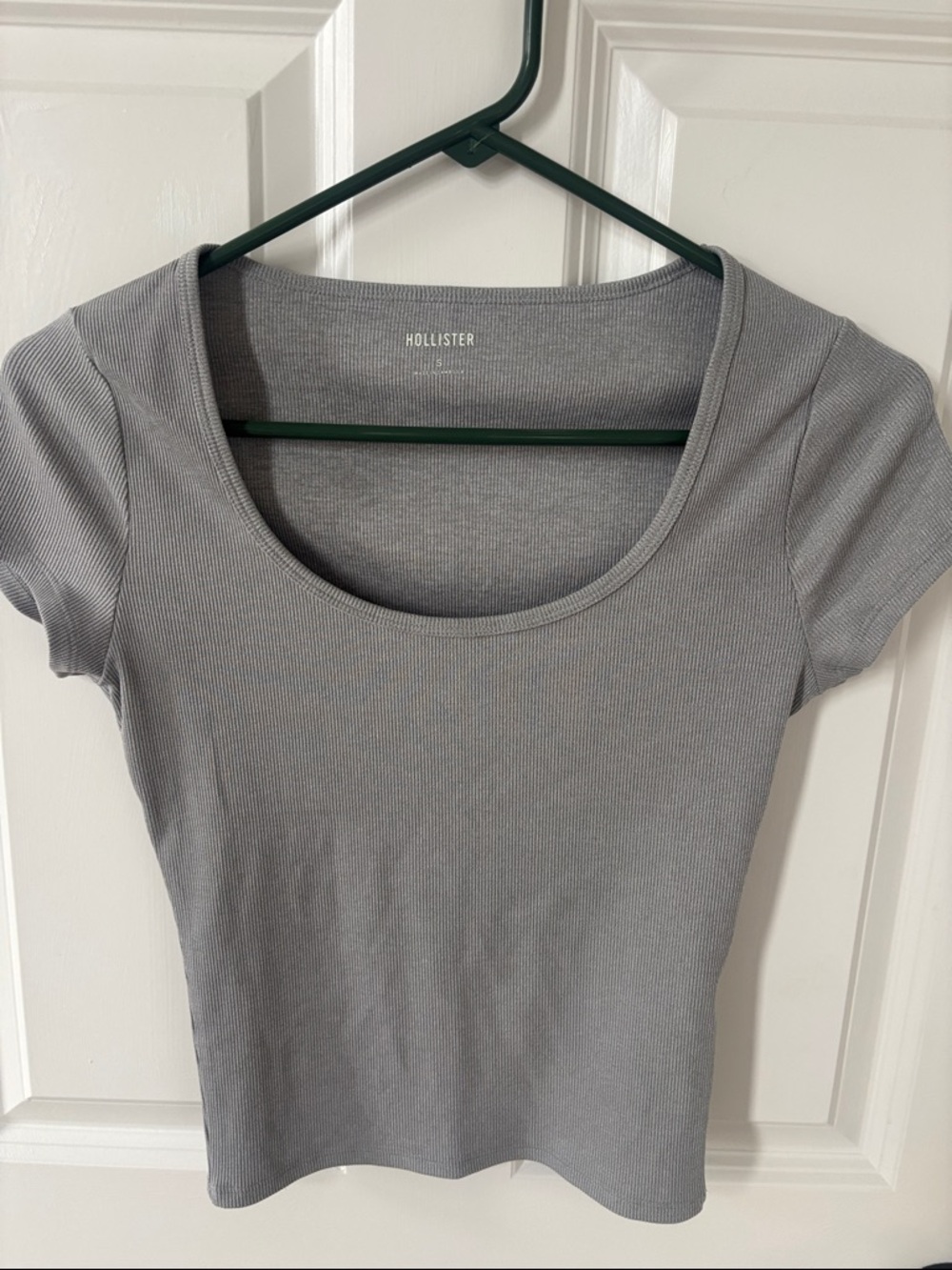 Hollister Scoop Neck Ribbed Short Sleeve Tee - Light Gray